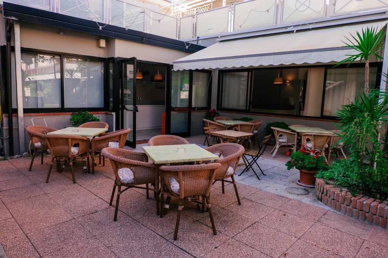 Hotel Jolie Riccione Exteriör bild