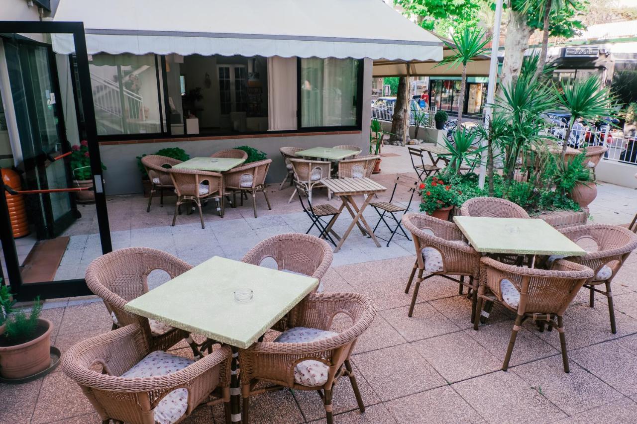 Hotel Jolie Riccione Exteriör bild